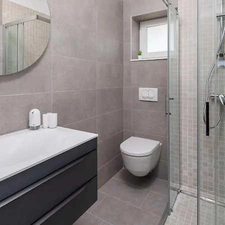 4 Bedroom Stunning In *