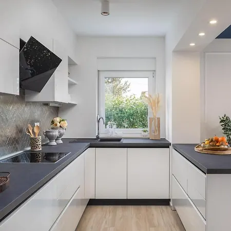4 Bedroom Stunning In *