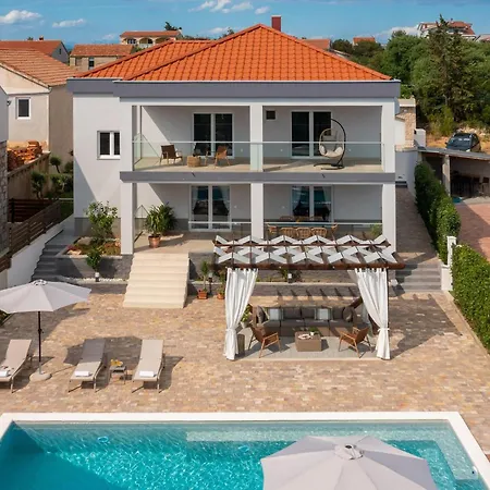 4 Bedroom Stunning In * Pakoštane